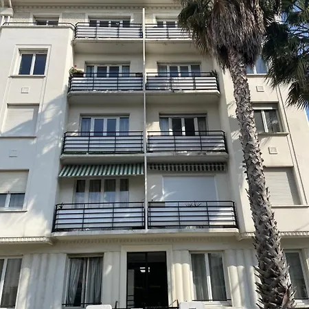 Centre Apartment *